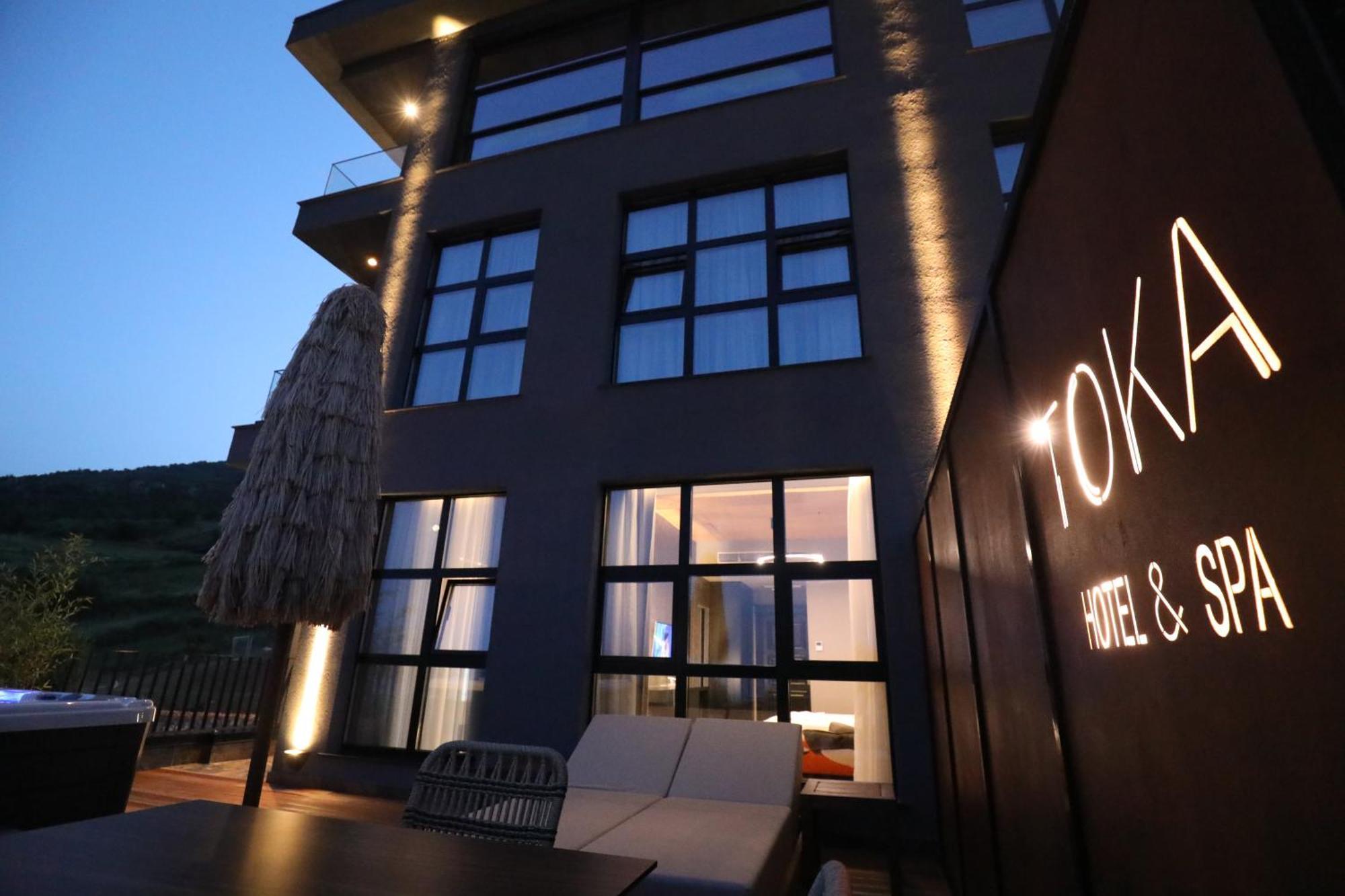 Toka Hotel Restaurant Udenisht エクステリア 写真