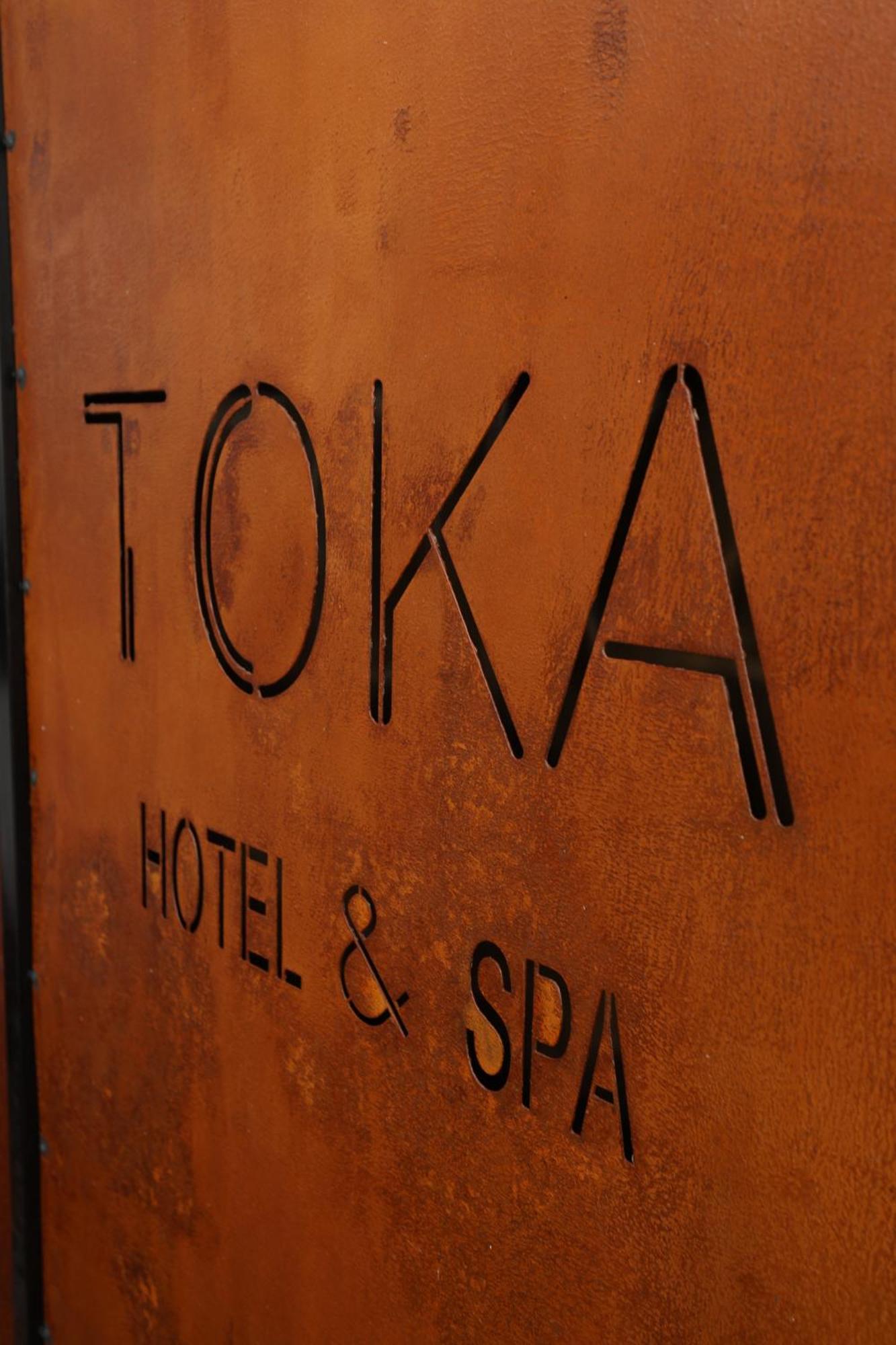 Toka Hotel Restaurant Udenisht エクステリア 写真