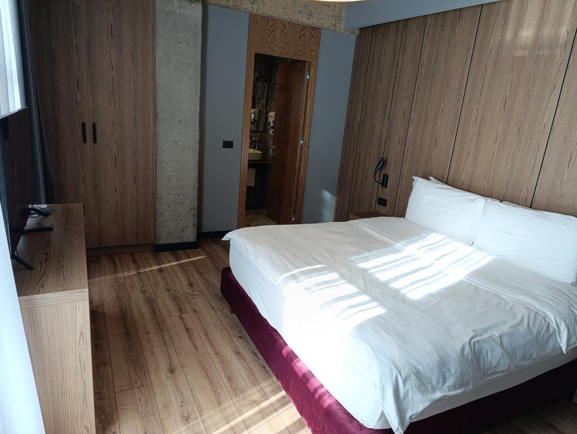 Toka Hotel Restaurant Udenisht エクステリア 写真