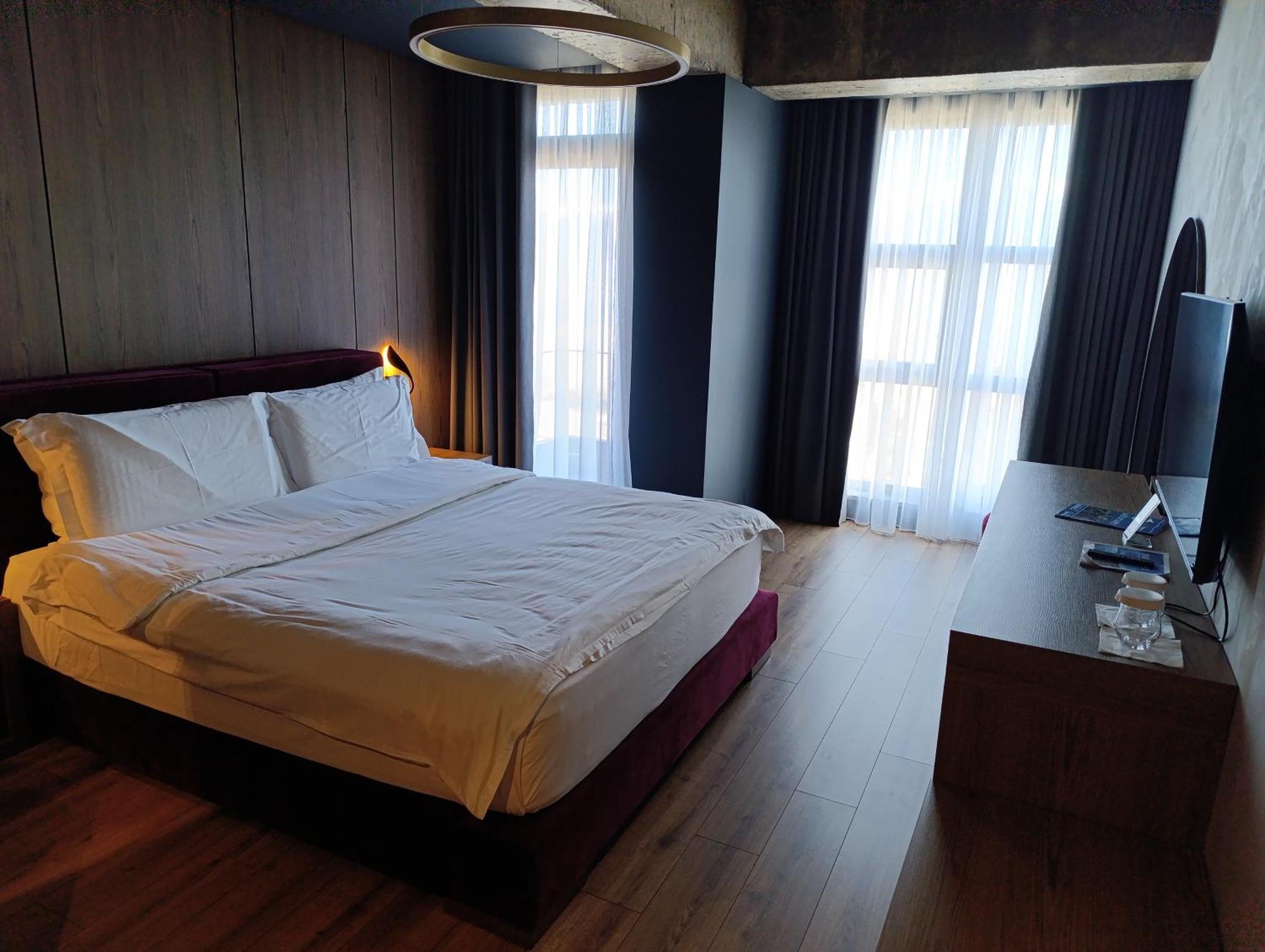 Toka Hotel Restaurant Udenisht エクステリア 写真
