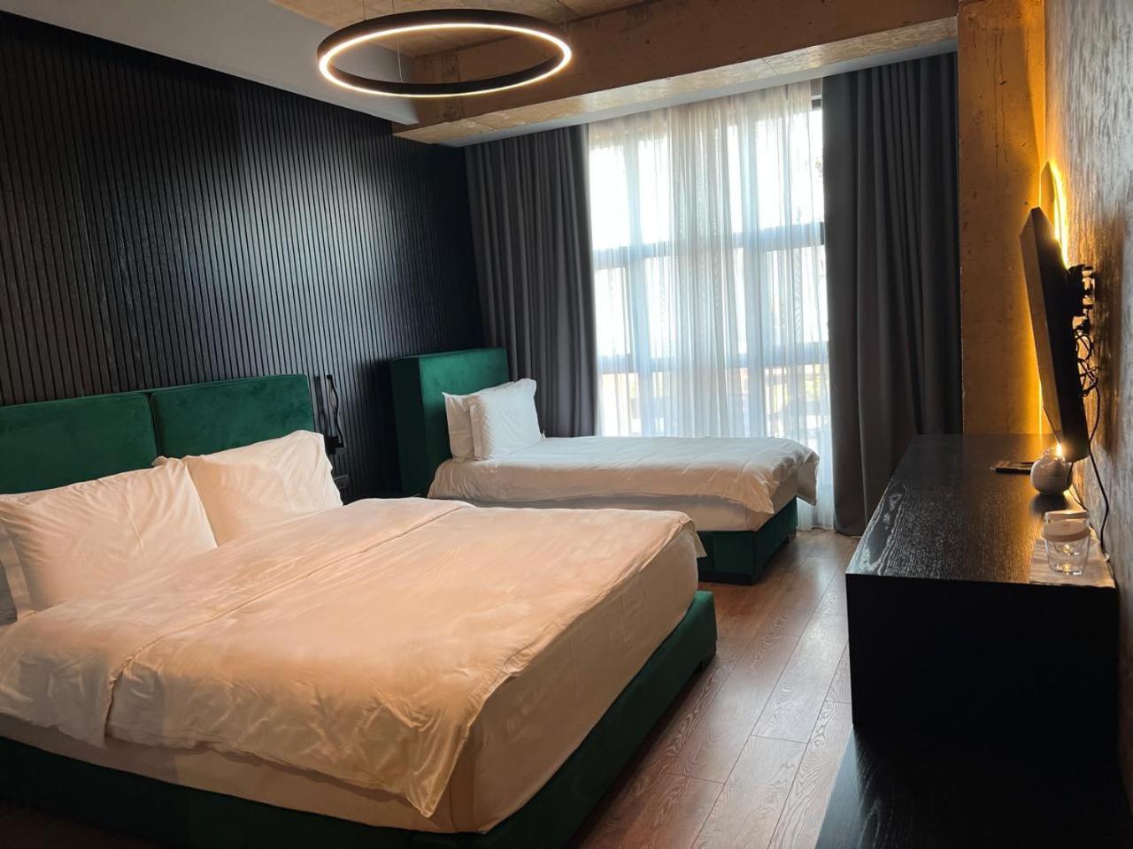 Toka Hotel Restaurant Udenisht エクステリア 写真